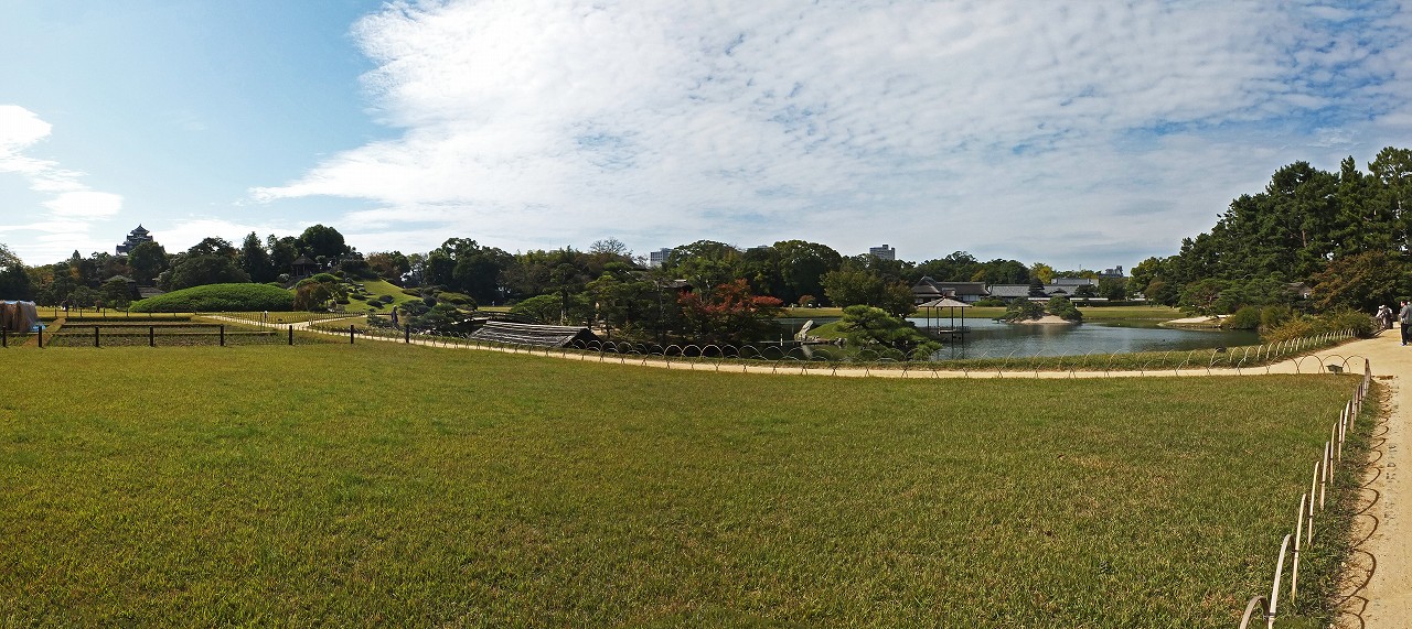 s-20151027 後楽園今日の園内沢の池ワイド風景 (1)