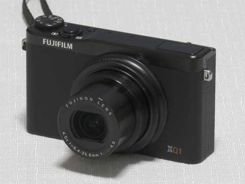 FUJIFILM XQ1（撮影：PowerShot SX710 HS）