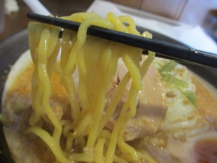 梟　味噌ﾗｰﾒﾝ　麺